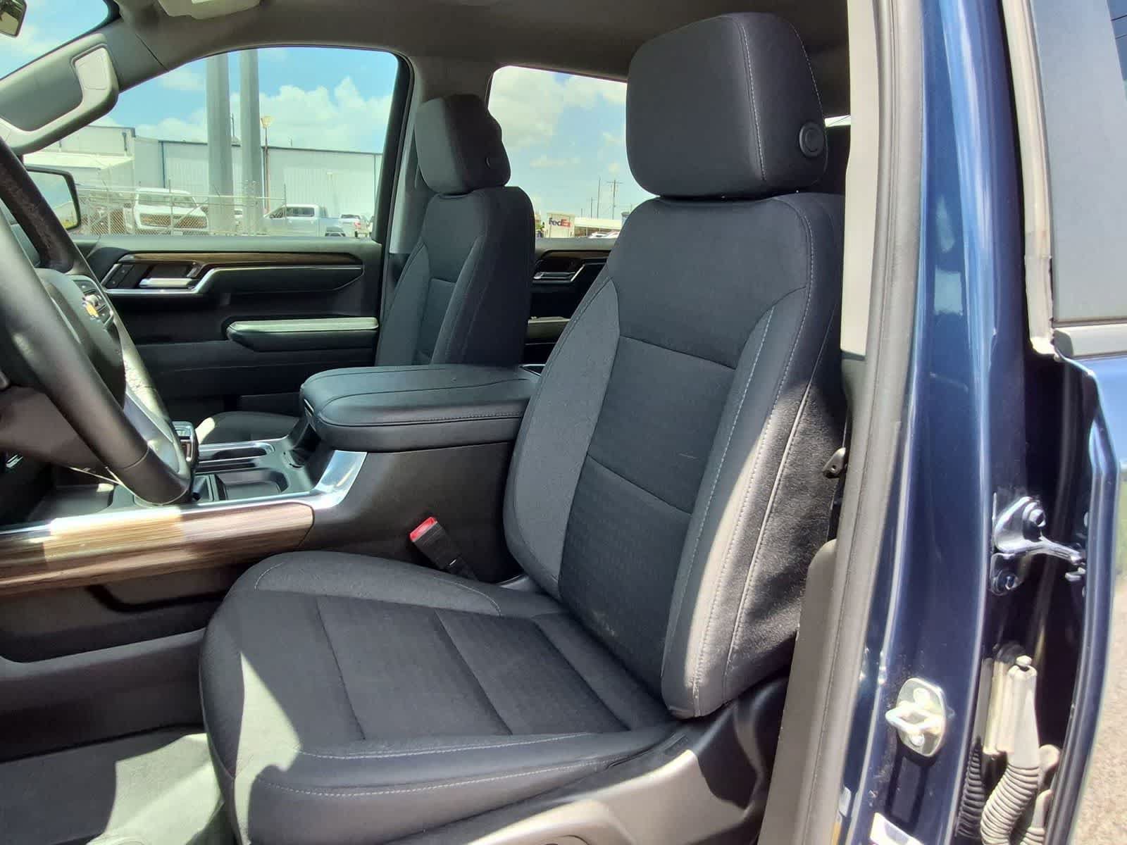 Used 2023 Chevrolet Silverado 1500 LT AWD/4WD image 19