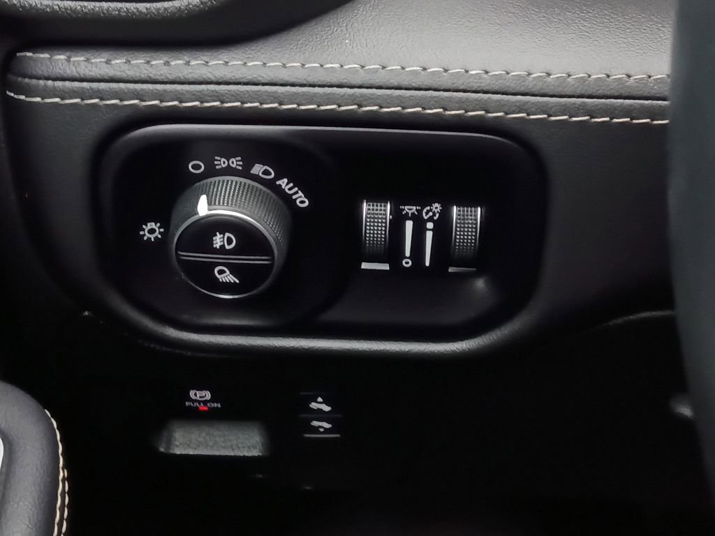 Used 2024 RAM 1500 Limited AWD/4WD image 12