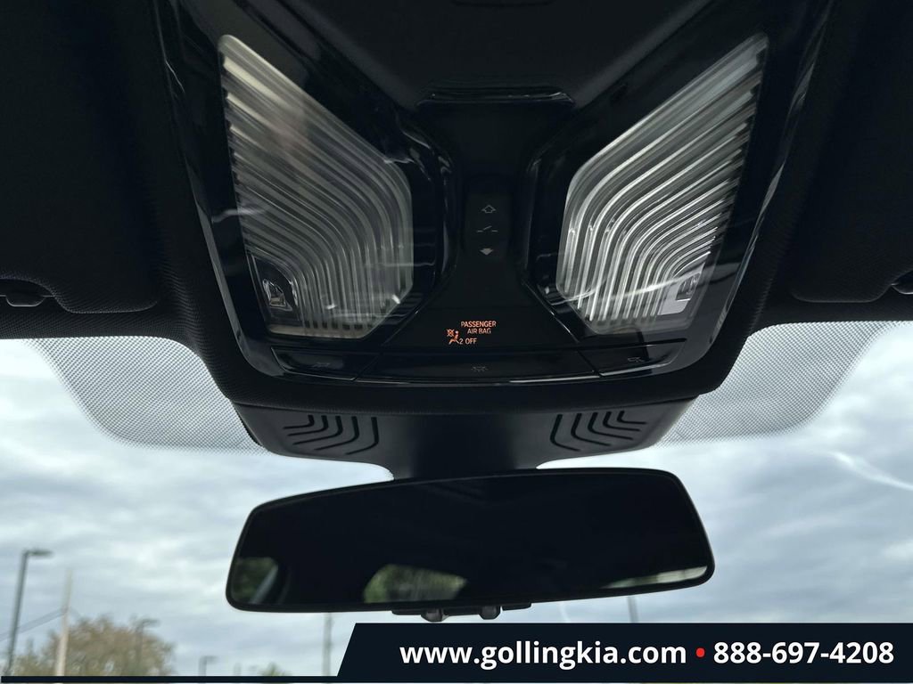 Used 2018 BMW M550i xDrive AWD/4WD image 30