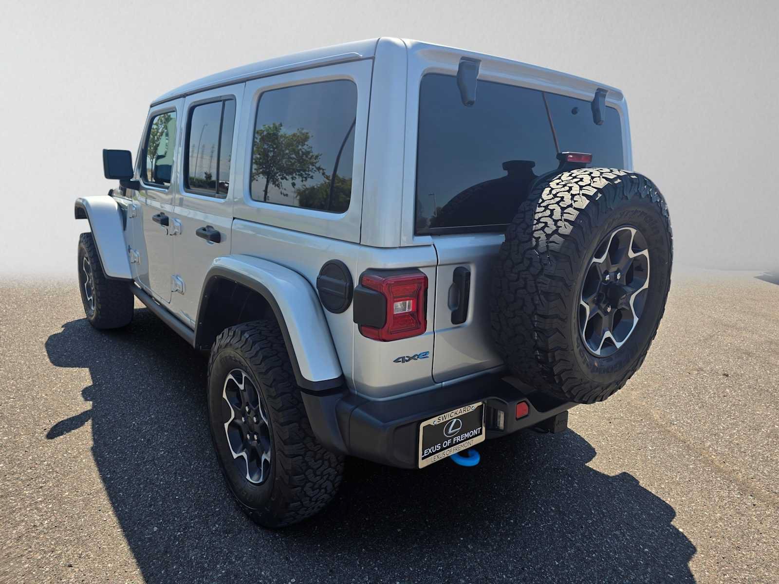 Used 2023 Jeep Wrangler Unlimited Rubicon 4xe w/ Cold Weather Group AWD/4WD image 5