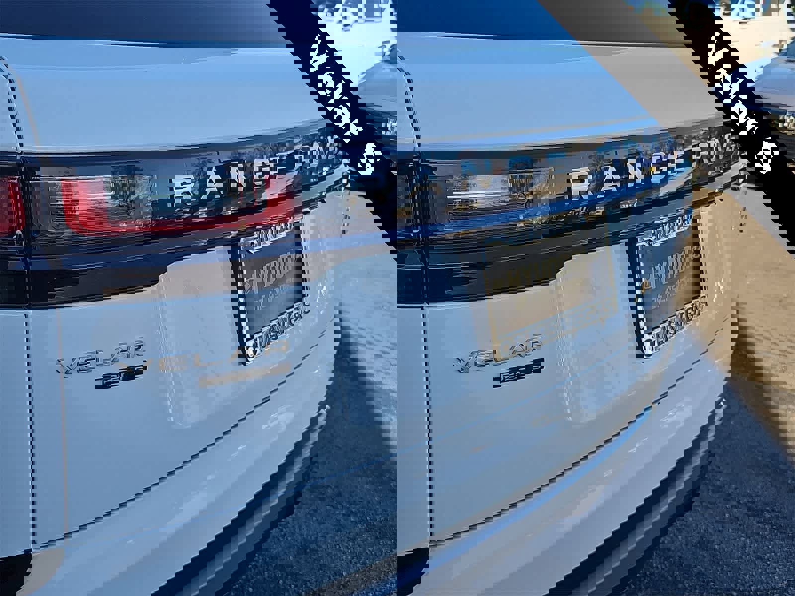 Used 2020 Land Rover Range Rover Velar S image 11