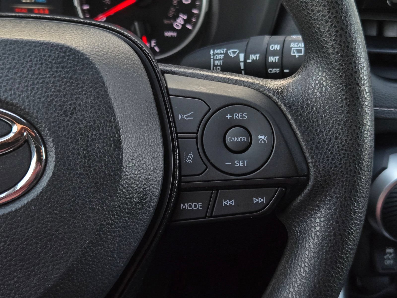 Certified 2022 Toyota RAV4 XLE AWD/4WD image 19