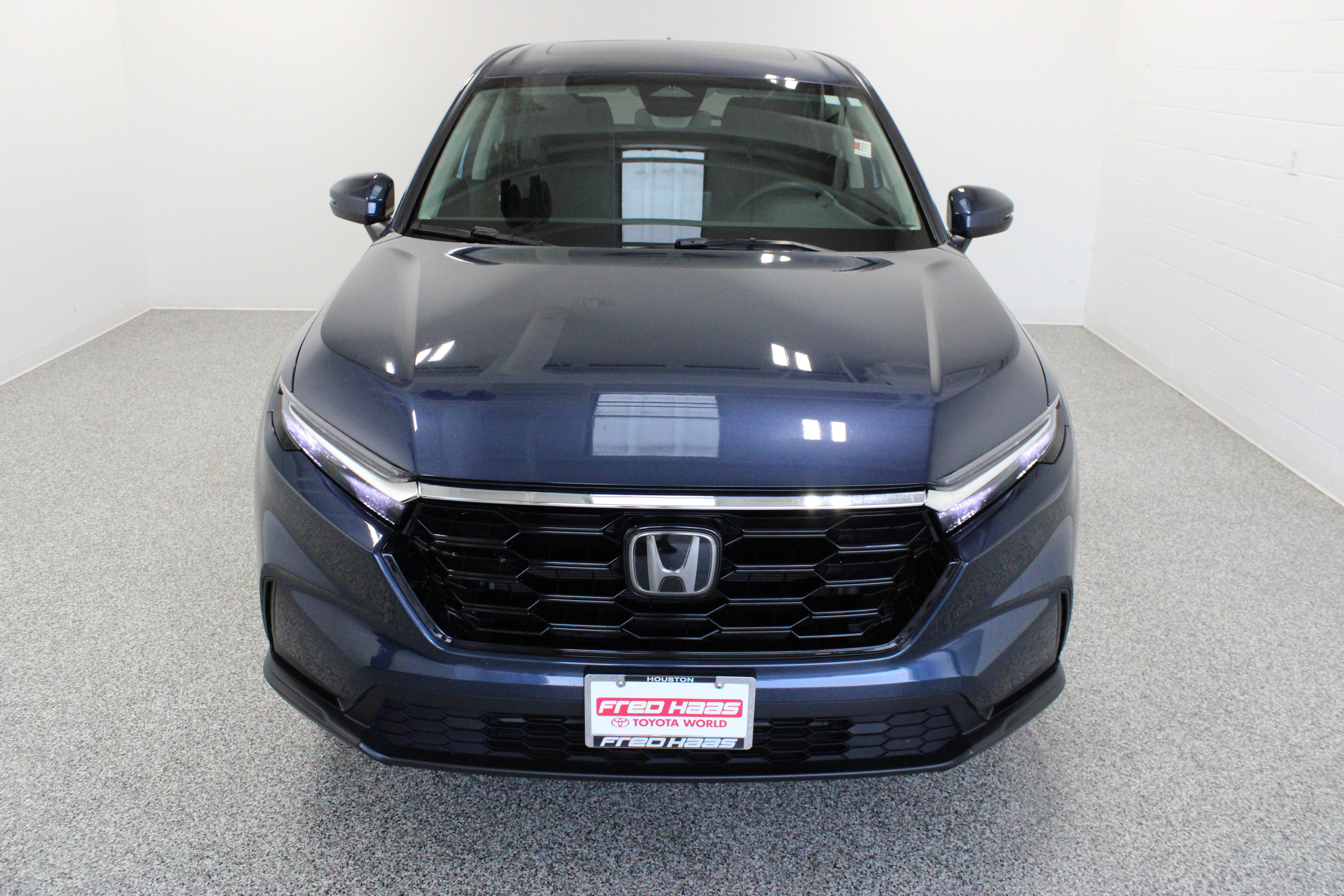 Used 2025 Honda CR-V EX image 3