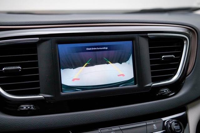 Used 2023 Chrysler Voyager LX image 29
