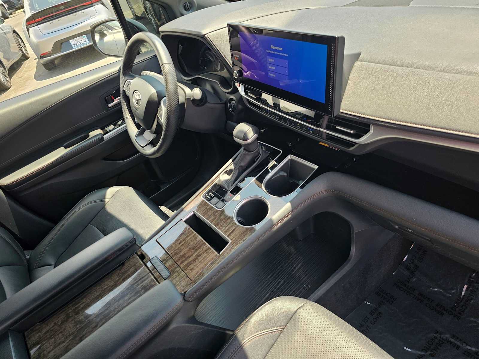 Certified 2025 Toyota Sienna Platinum AWD/4WD image 11