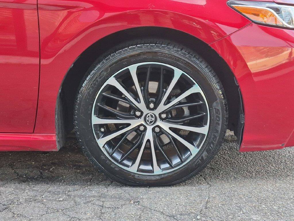 Used 2019 Toyota Camry SE FWD image 19