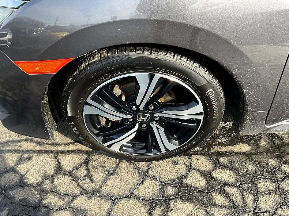 Used 2017 Honda Civic Touring image 10