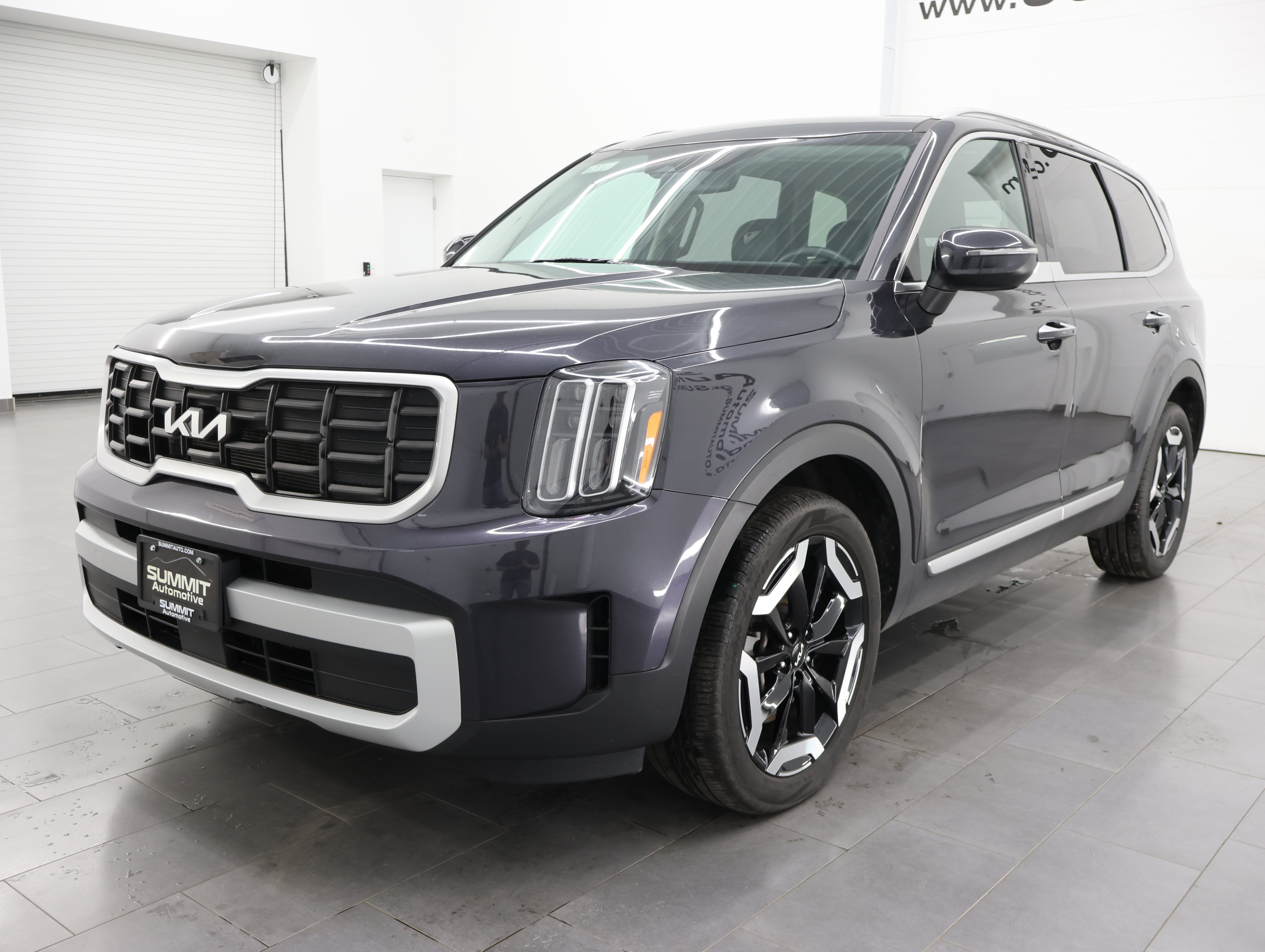 Used 2025 Kia Telluride S AWD/4WD image 6