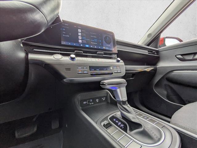 Used 2024 Hyundai Kona SEL image 15