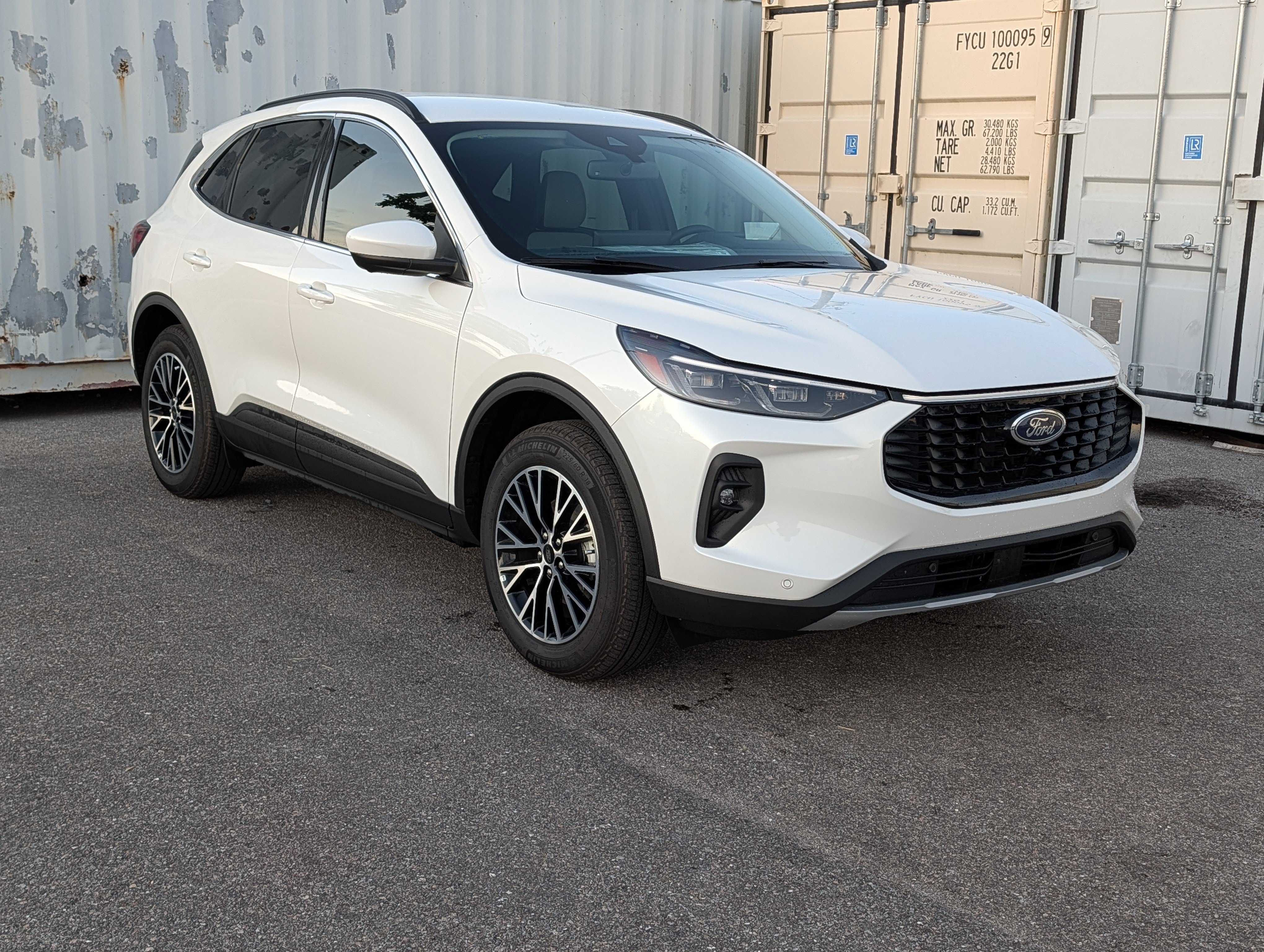 New 2026 Ford Escape SE w/ PHEV Premium Package FWD image 2