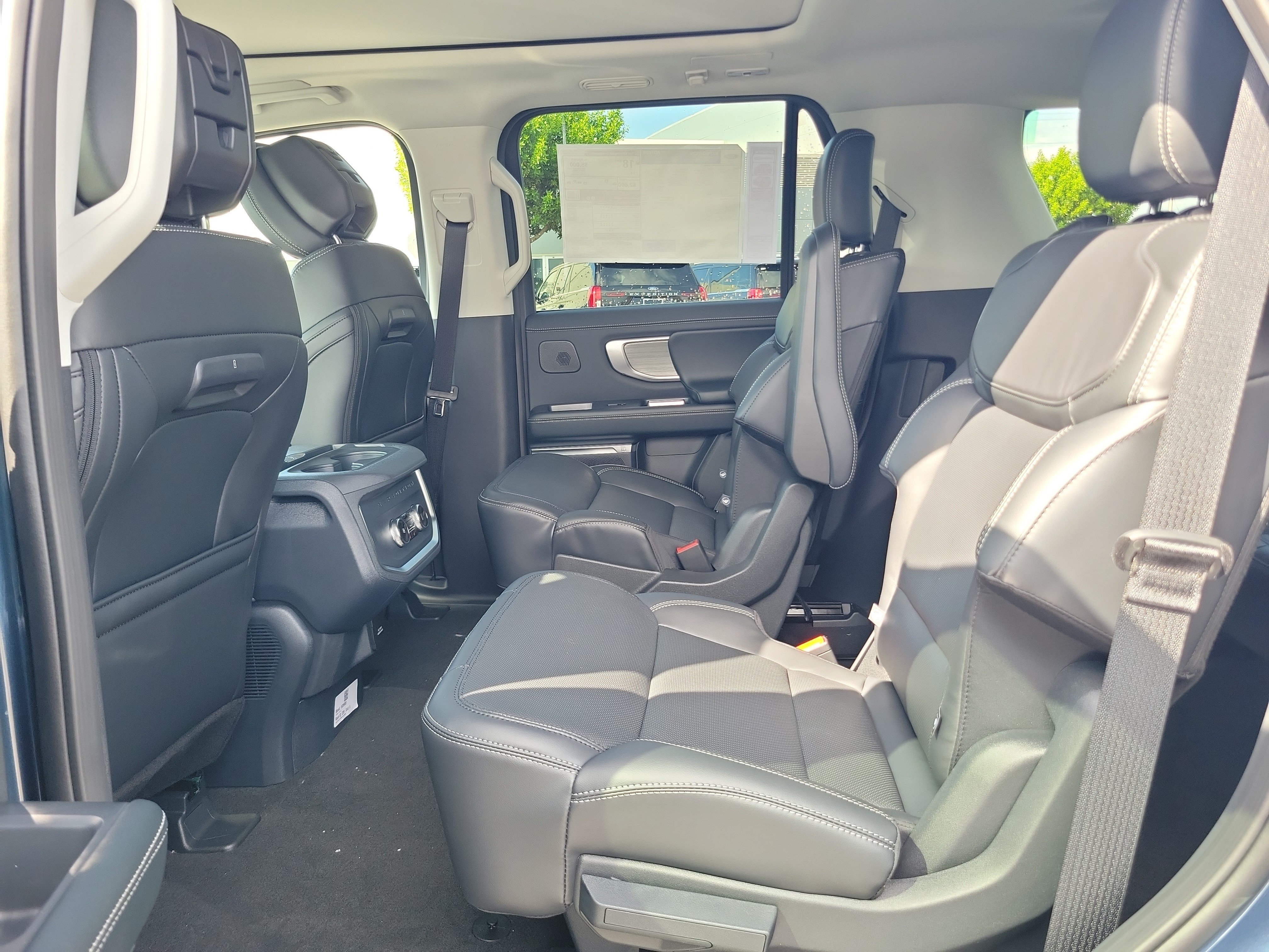 New 2027 Ford Expedition Platinum w/ Driver's Package AWD/4WD image 9
