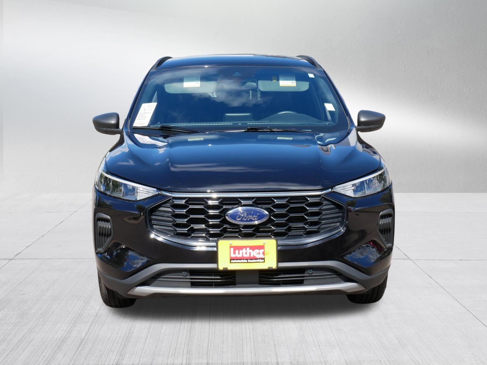 Used 2025 Ford Escape ST-Line AWD/4WD image 2