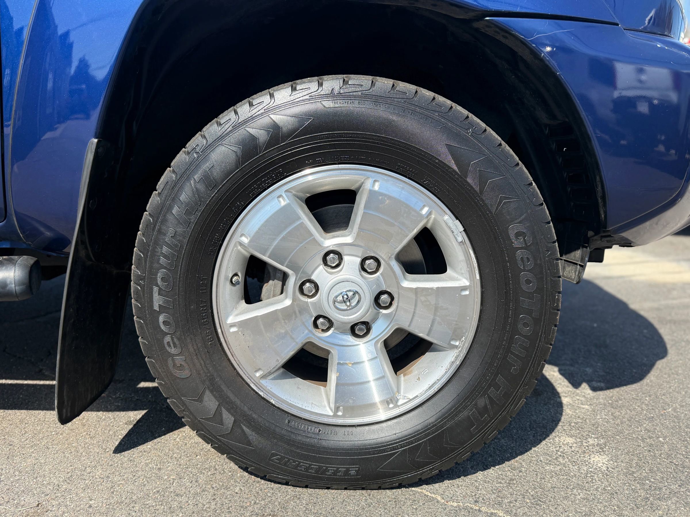 Used 2015 Toyota Tacoma 4x4 Access Cab V6 w/ TRD Sport Package image 11