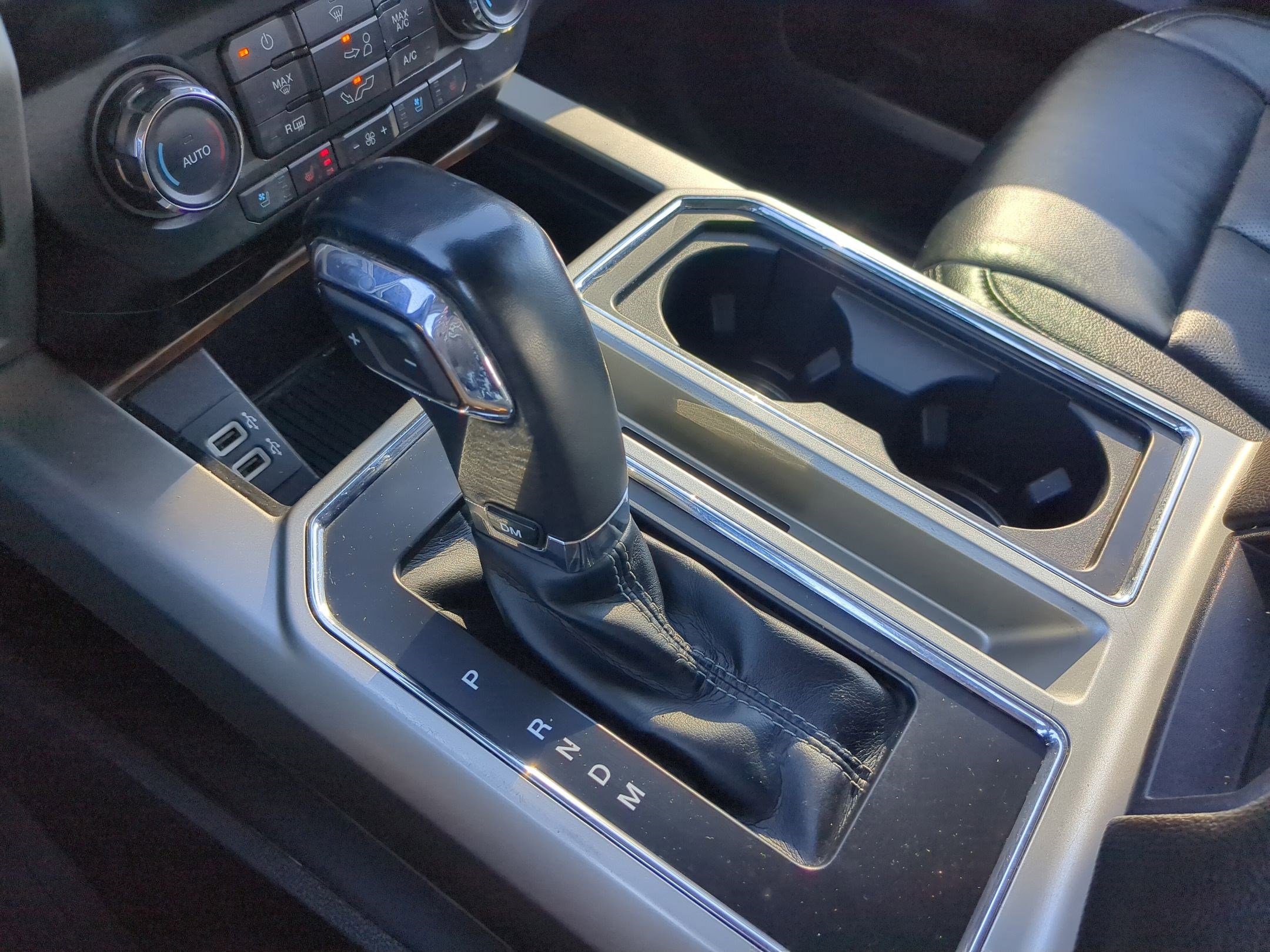 Used 2020 Ford F150 Lariat w/ FX4 Off-Road Package image 26
