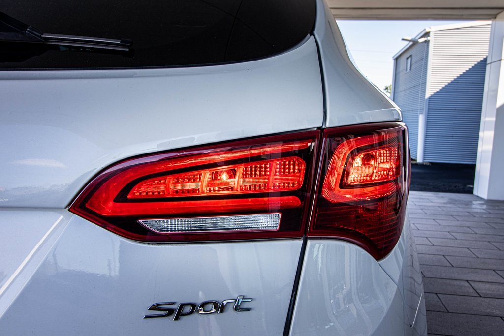 Used 2018 Hyundai Santa Fe Sport image 17