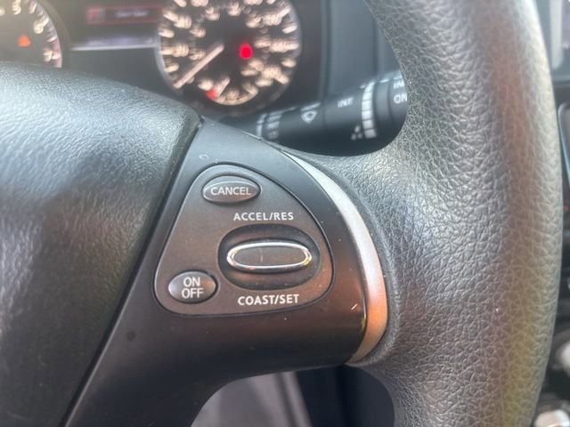 Used 2017 Nissan Pathfinder SV AWD/4WD image 10