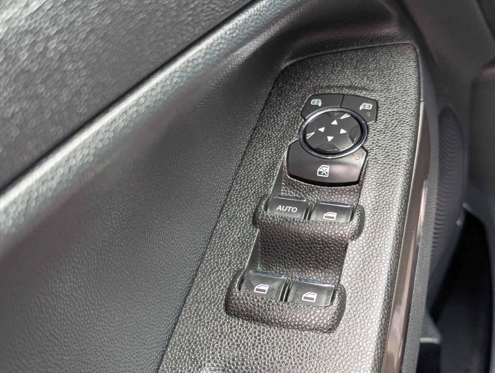Used 2021 Ford EcoSport SE FWD image 33