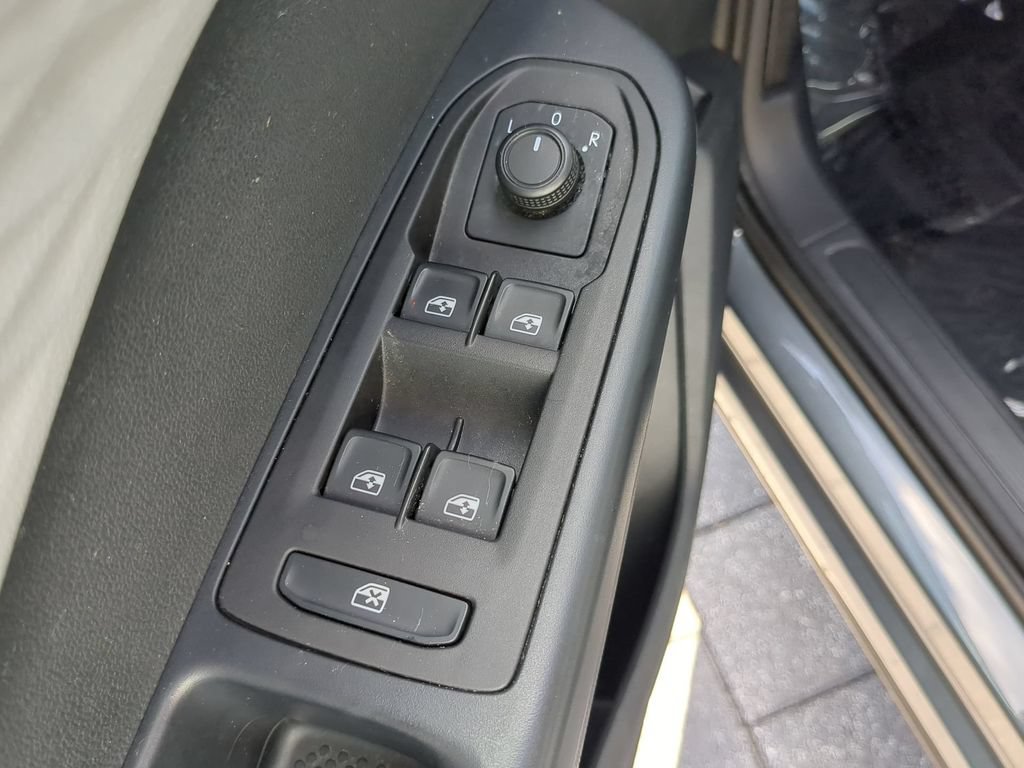 Used 2024 Volkswagen Taos S FWD image 16