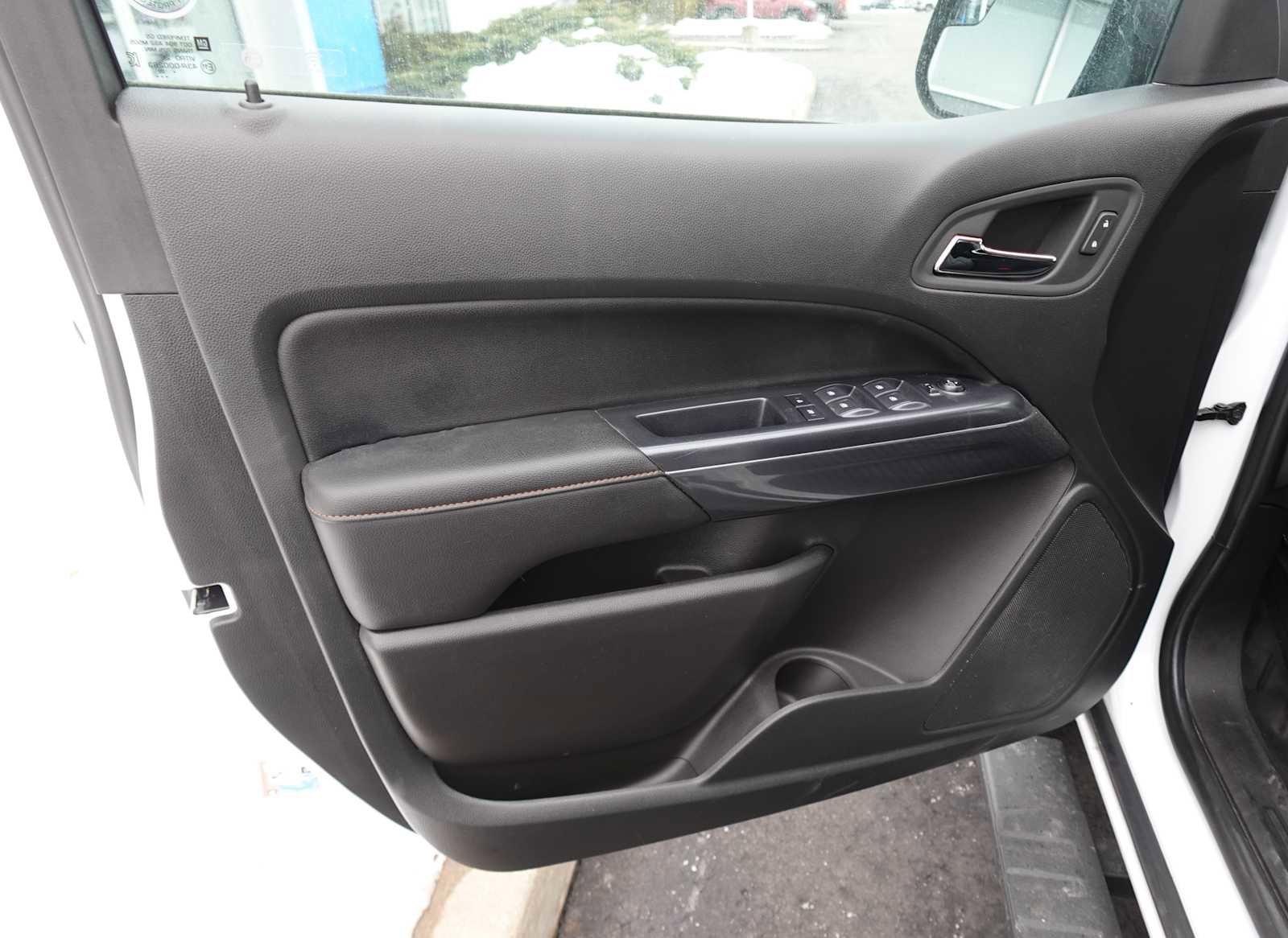 Used 2022 GMC Canyon AT4 w/ Trailering Package image 11