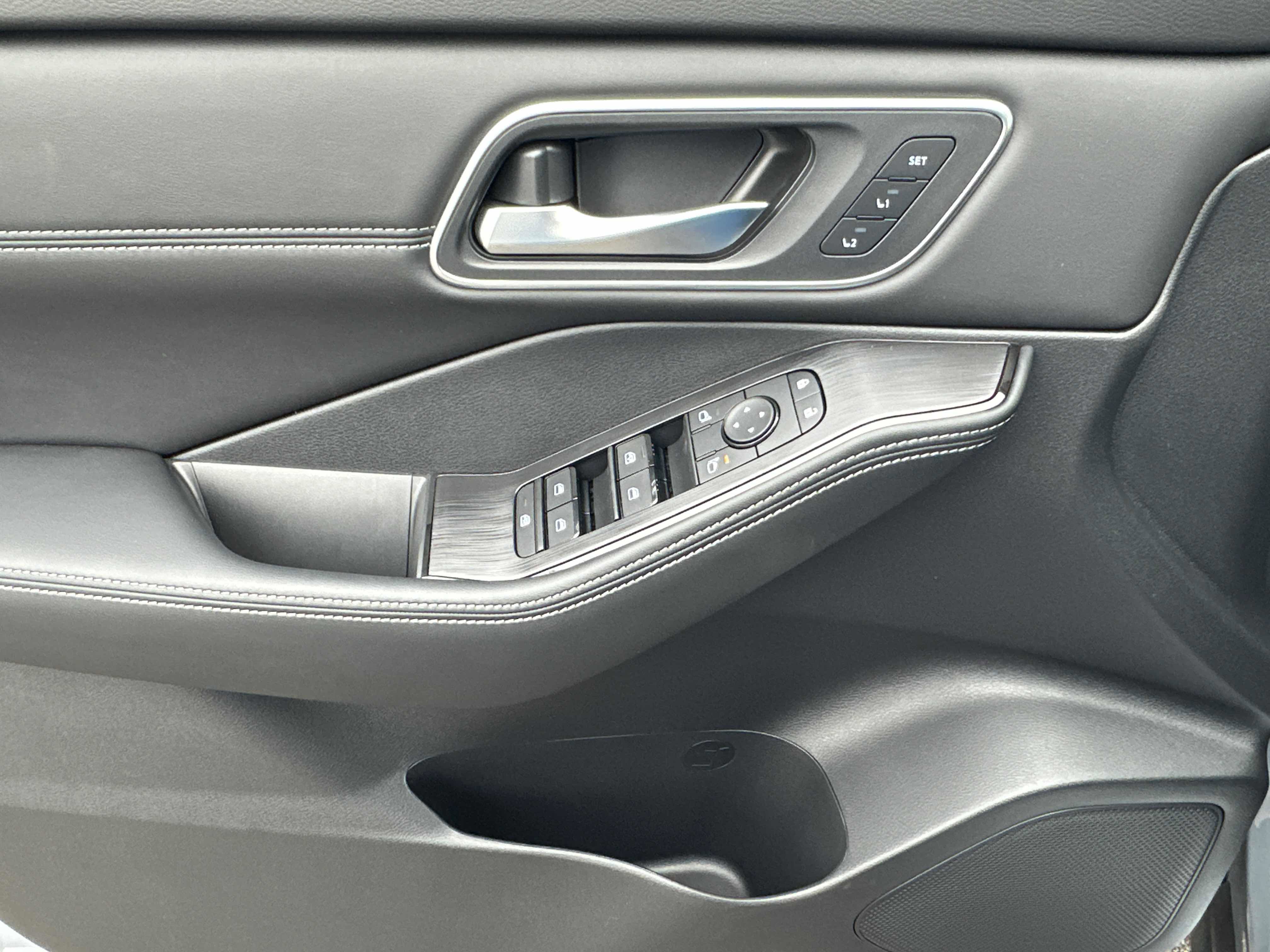 New 2026 Nissan Rogue Platinum image 19