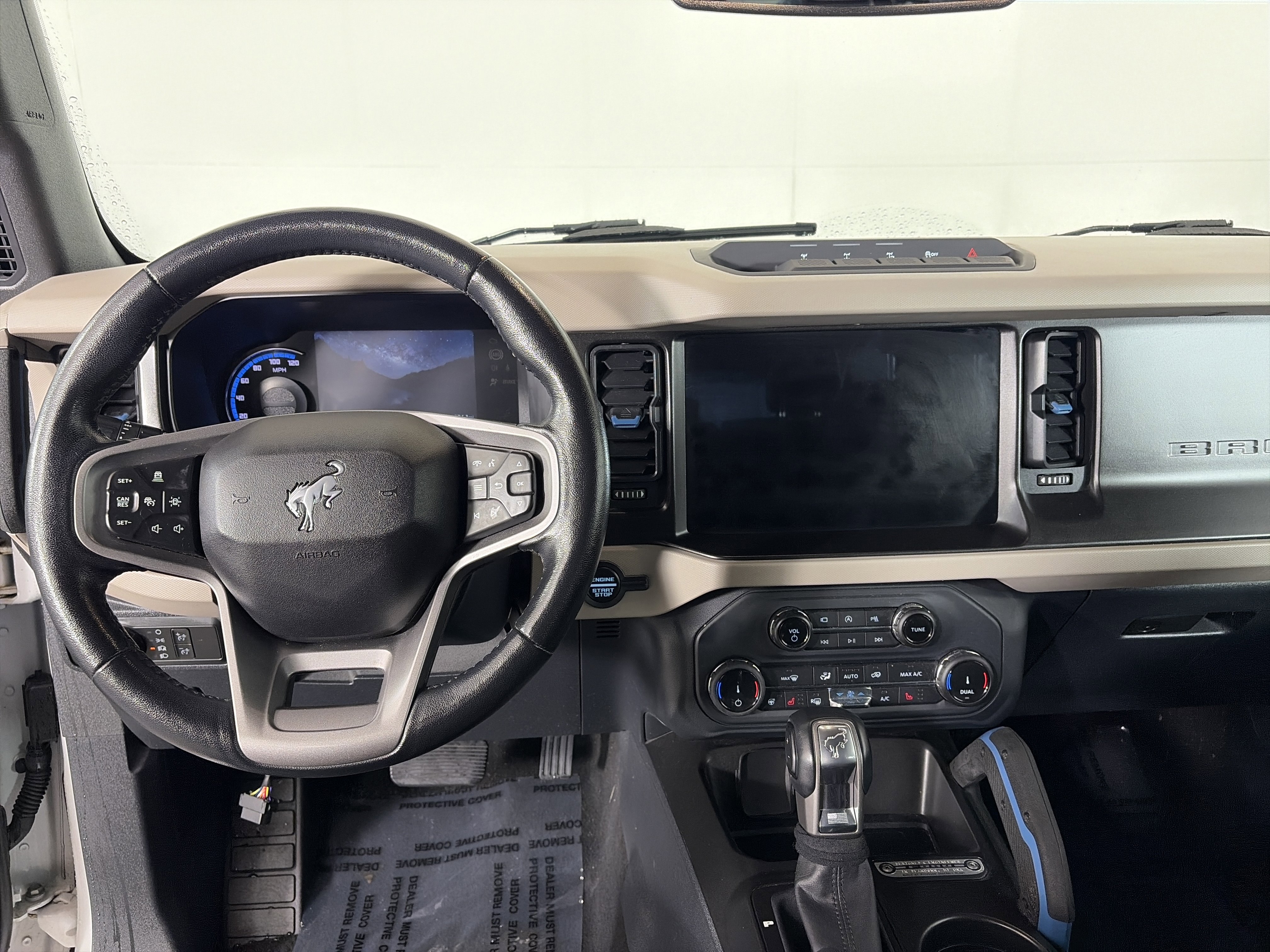 Used 2022 Ford Bronco Wildtrak image 3