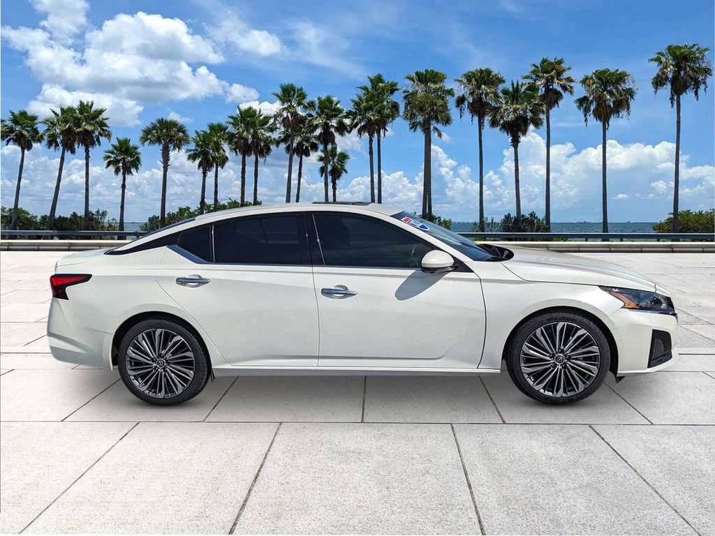 Used 2023 Nissan Altima 2.5 SL image 9