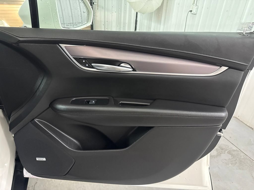 Used 2017 Cadillac XT5 Luxury FWD image 18