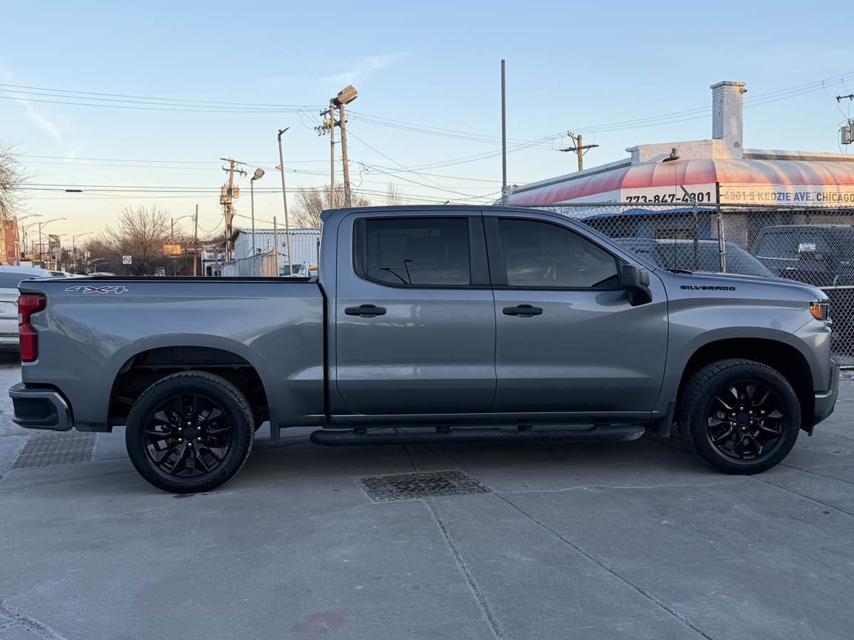 Used 2019 Chevrolet Silverado 1500 Custom w/ Custom Value Package image 4