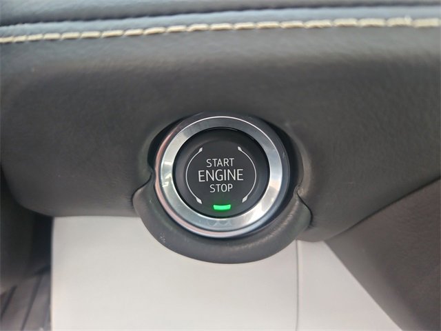 Certified 2025 Chevrolet Suburban Premier image 17