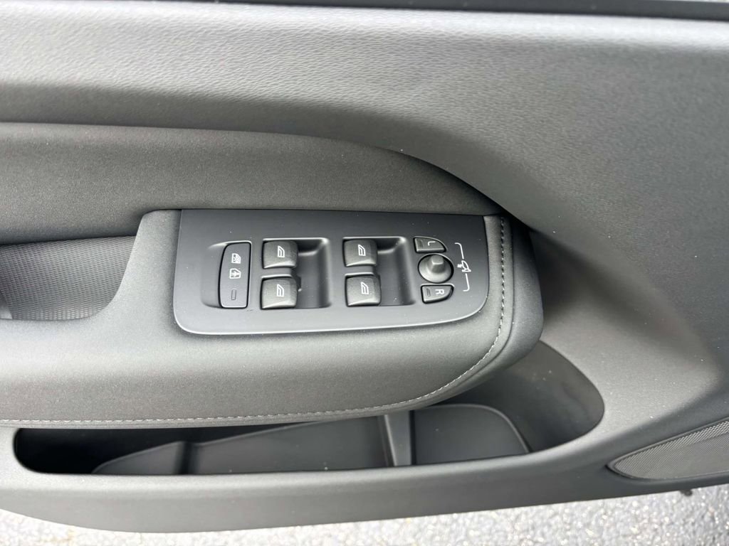 New 2026 Volvo XC60 B5 Plus w/ Protection Package Premier image 13