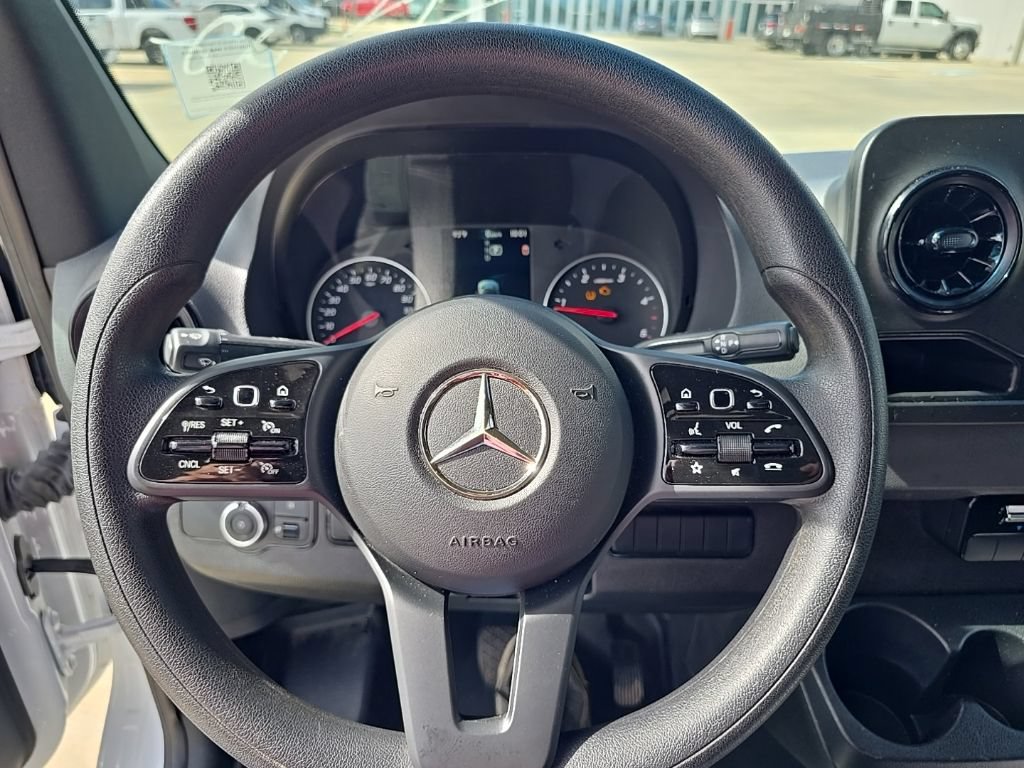 Used 2024 Mercedes-Benz Sprinter 2500 image 27