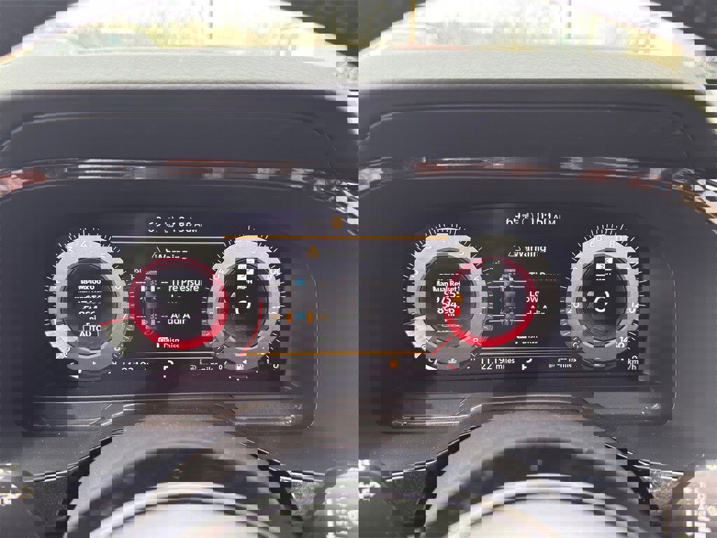 Used 2023 Nissan Pathfinder Platinum w/ Lighting Package (N92) image 21