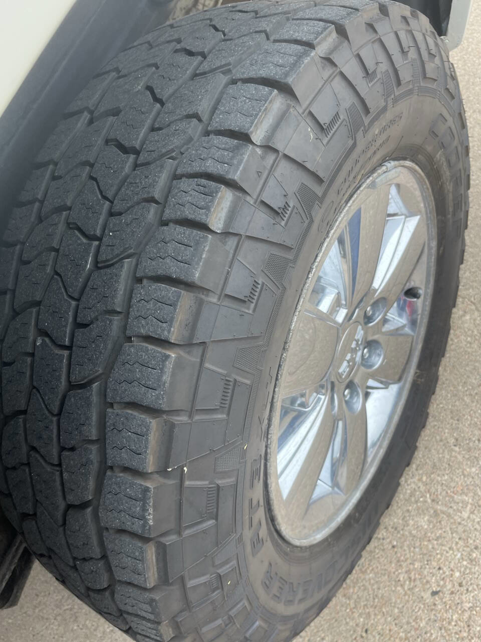 Used 2012 GMC Sierra 1500 SLE w/ Power Tech Package image 17