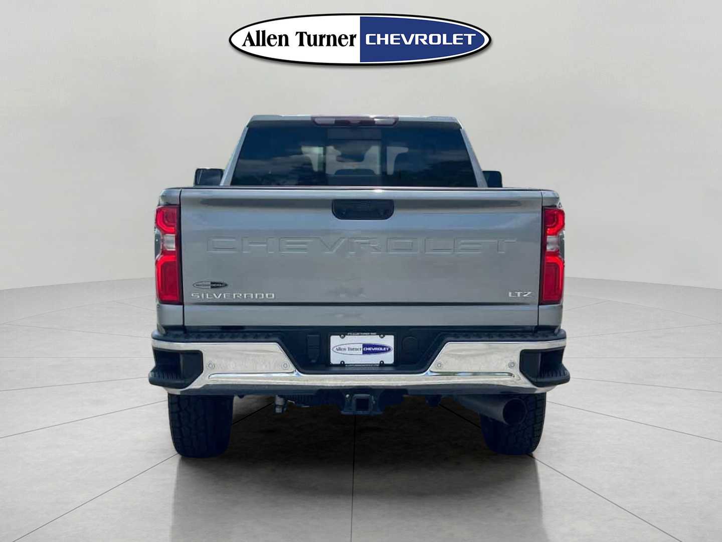 Used 2024 Chevrolet Silverado 2500 LTZ w/ LTZ Plus Package AWD/4WD image 5