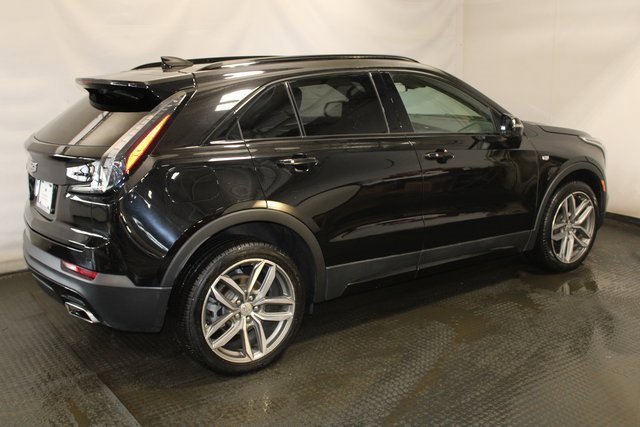 Certified 2023 Cadillac XT4 Sport w/ Cold Weather Package image 5