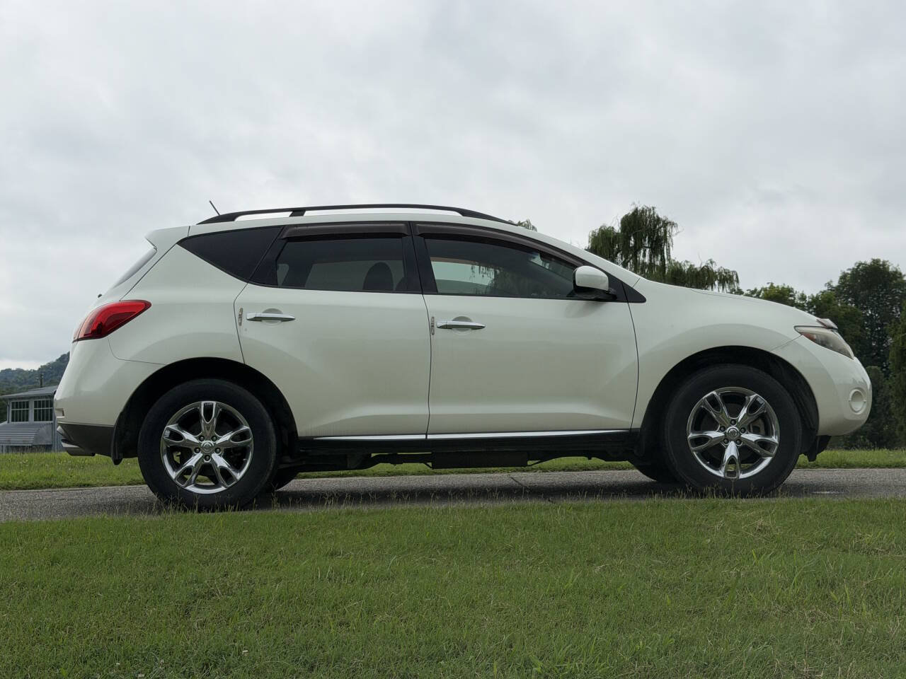Used 2009 Nissan Murano SL w/ Technology Pkg FWD image 5