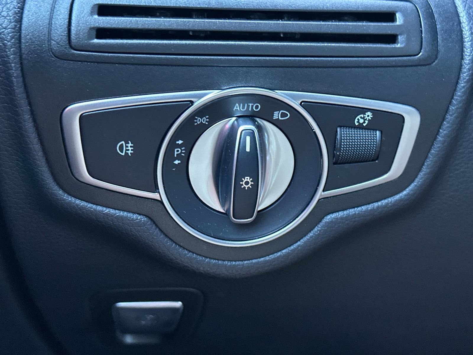 Certified 2022 Mercedes-Benz GLC 300 image 30