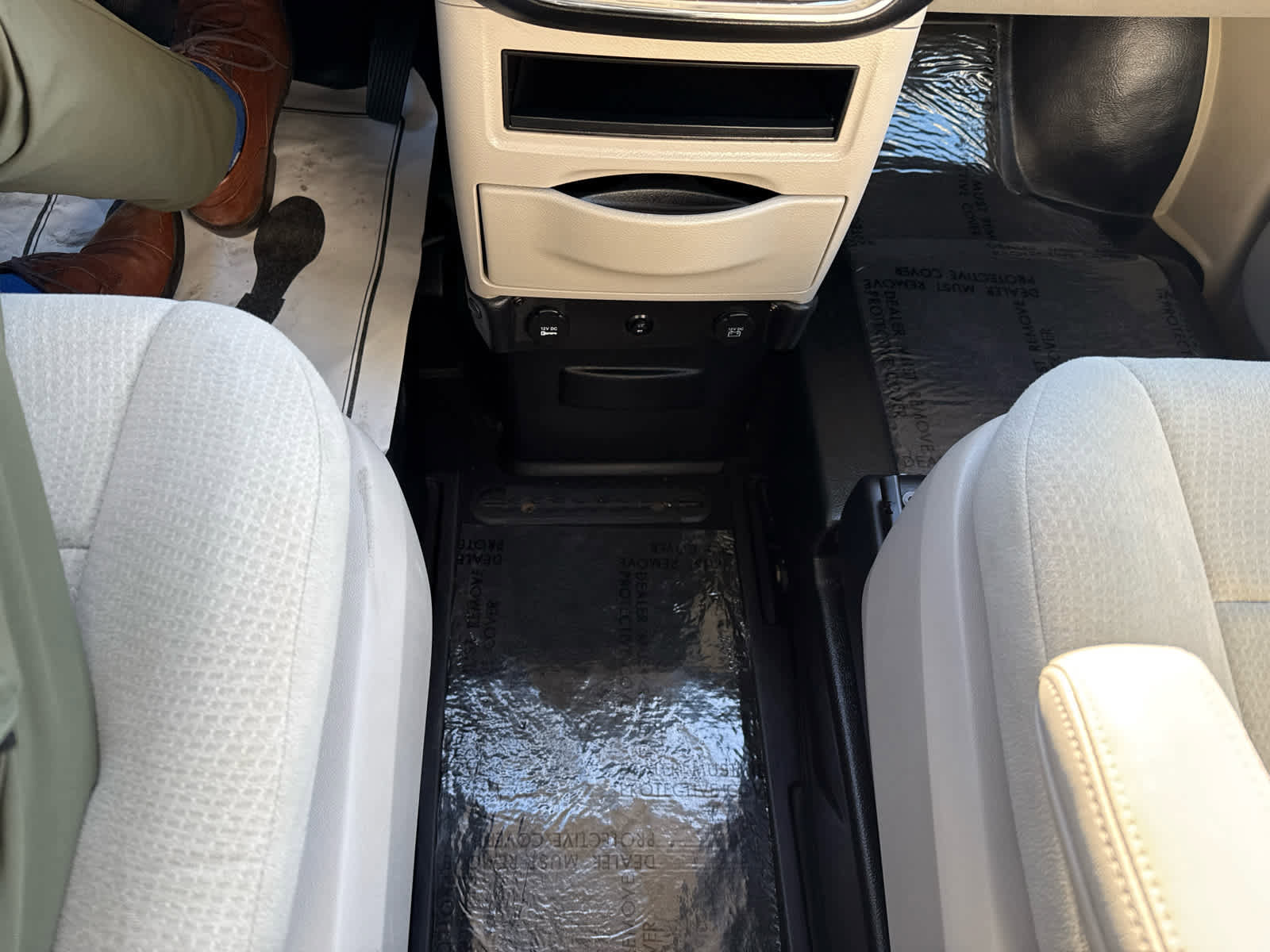 Used 2012 Dodge Grand Caravan SXT image 24