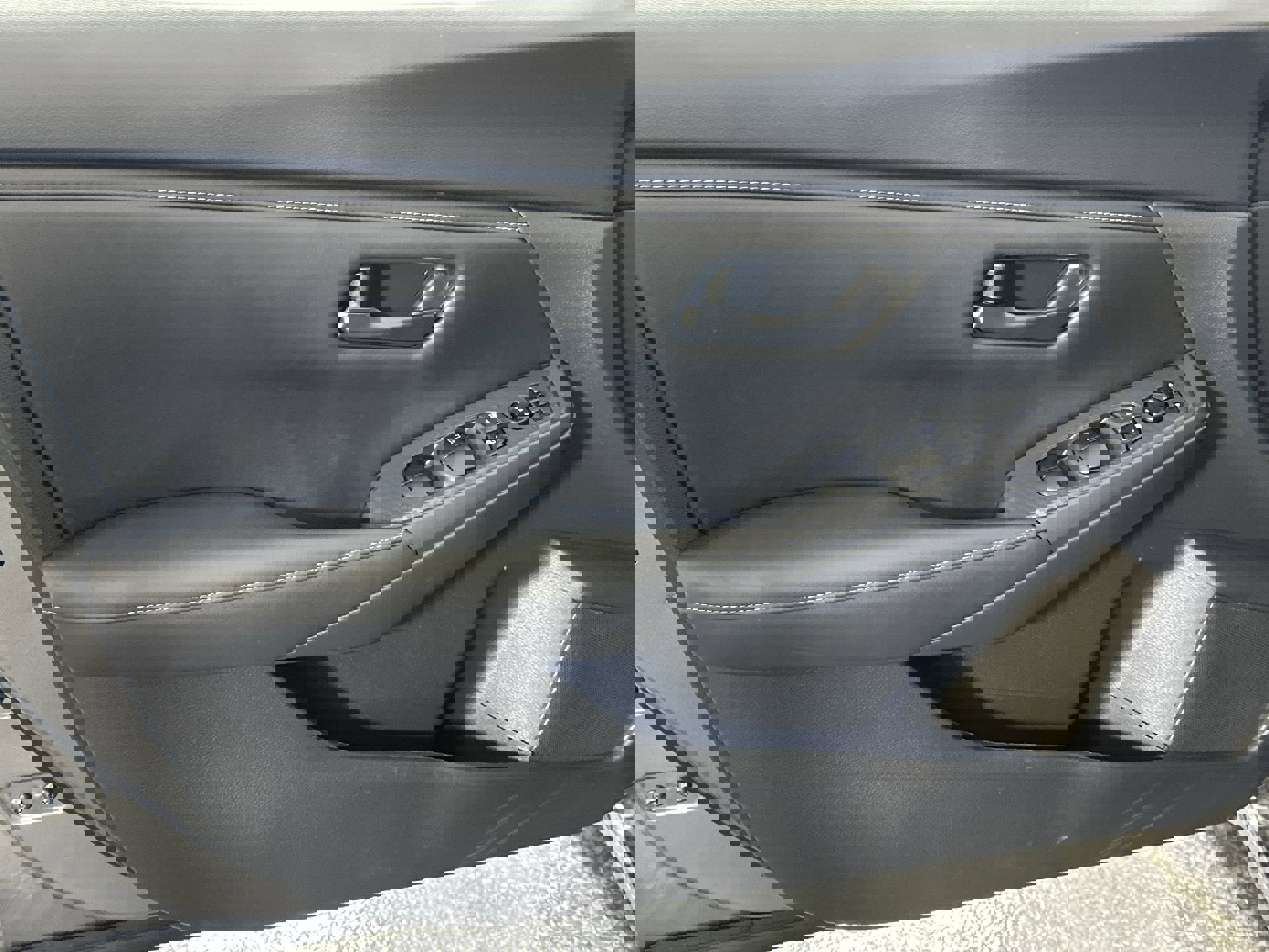 Certified 2025 Nissan Sentra S image 32