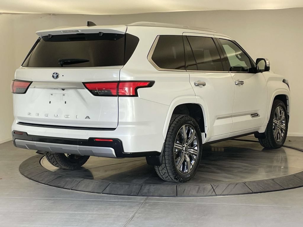 Used 2023 Toyota Sequoia Capstone AWD/4WD image 7