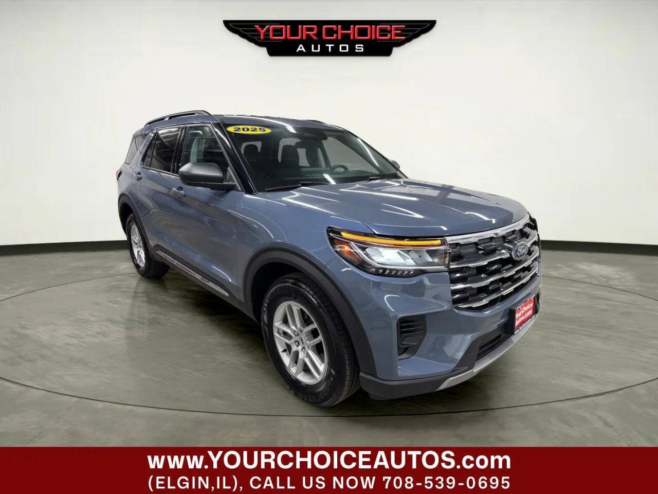 Used 2025 Ford Explorer Active AWD/4WD image 10