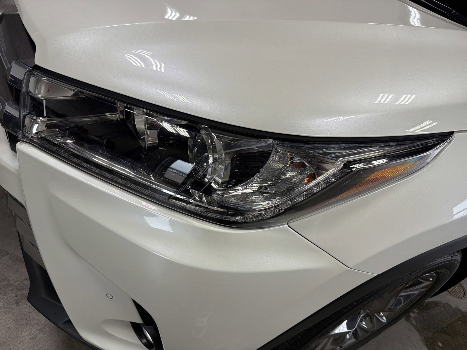 Used 2019 Toyota Highlander Limited Platinum w/ Protection Package #3 image 10