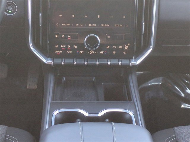 Used 2025 GMC Acadia Elevation image 18