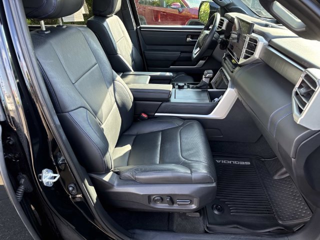 Used 2024 Toyota Sequoia Platinum AWD/4WD image 9