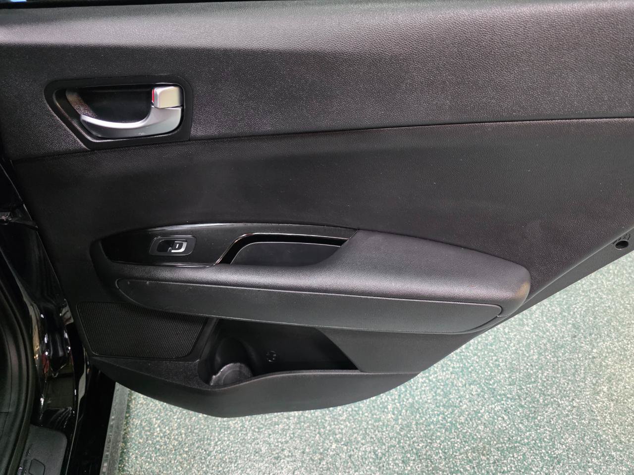 Used 2020 Kia Optima SX FWD image 23