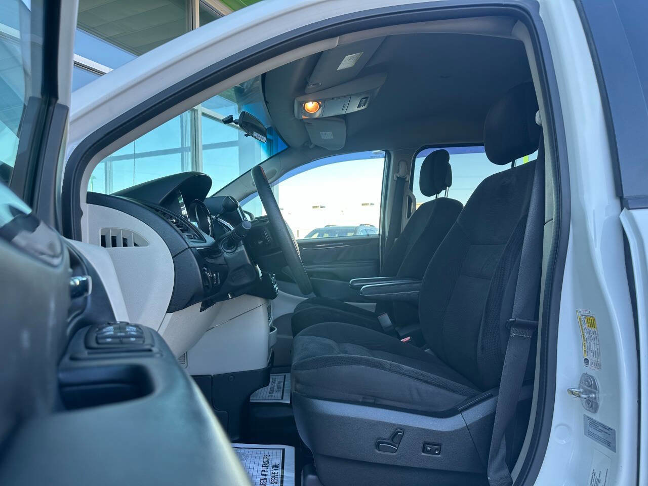 Used 2017 Dodge Grand Caravan SE w/ Power Window Group image 17