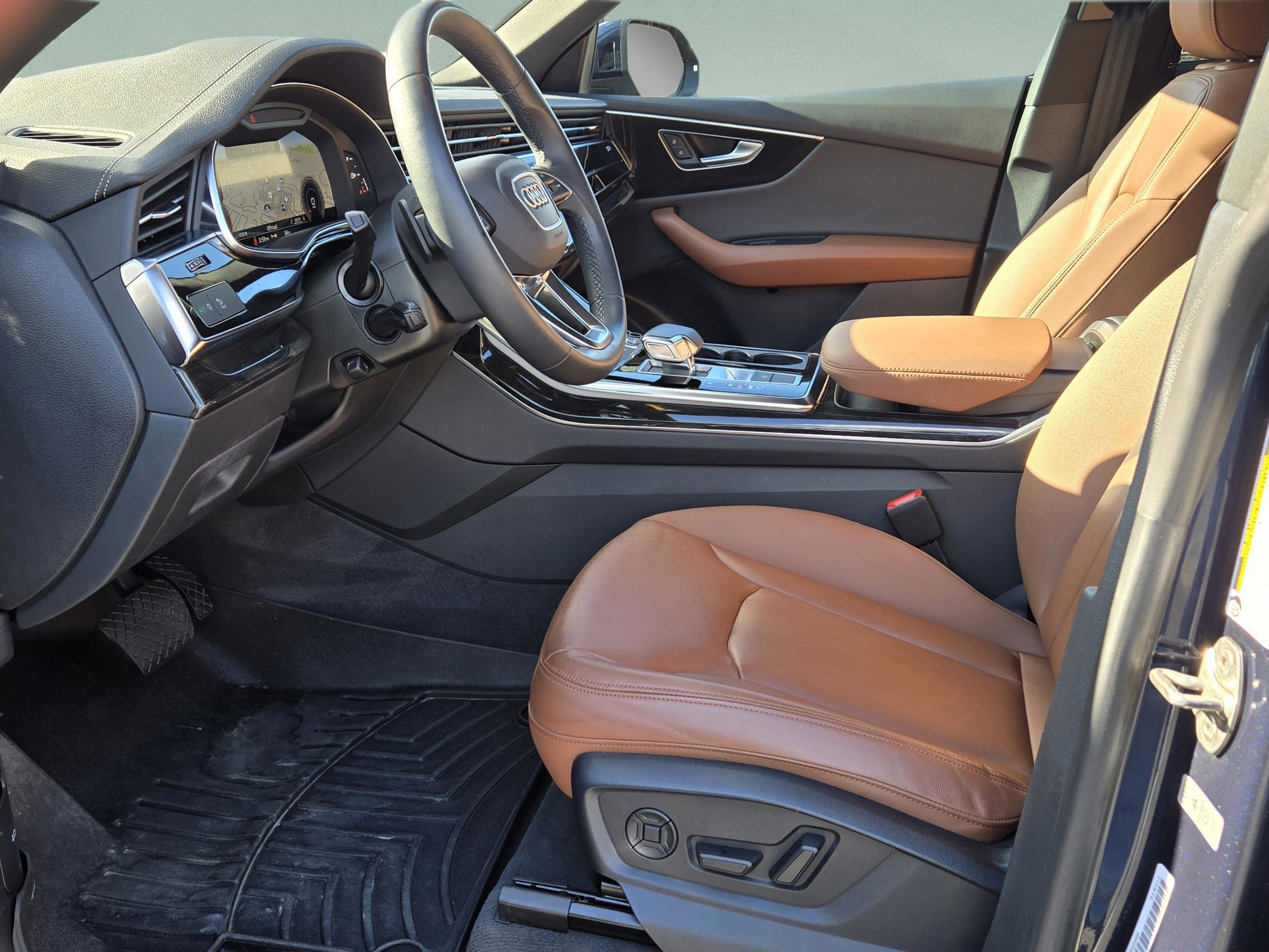 Used 2023 Audi Q8 Premium image 34