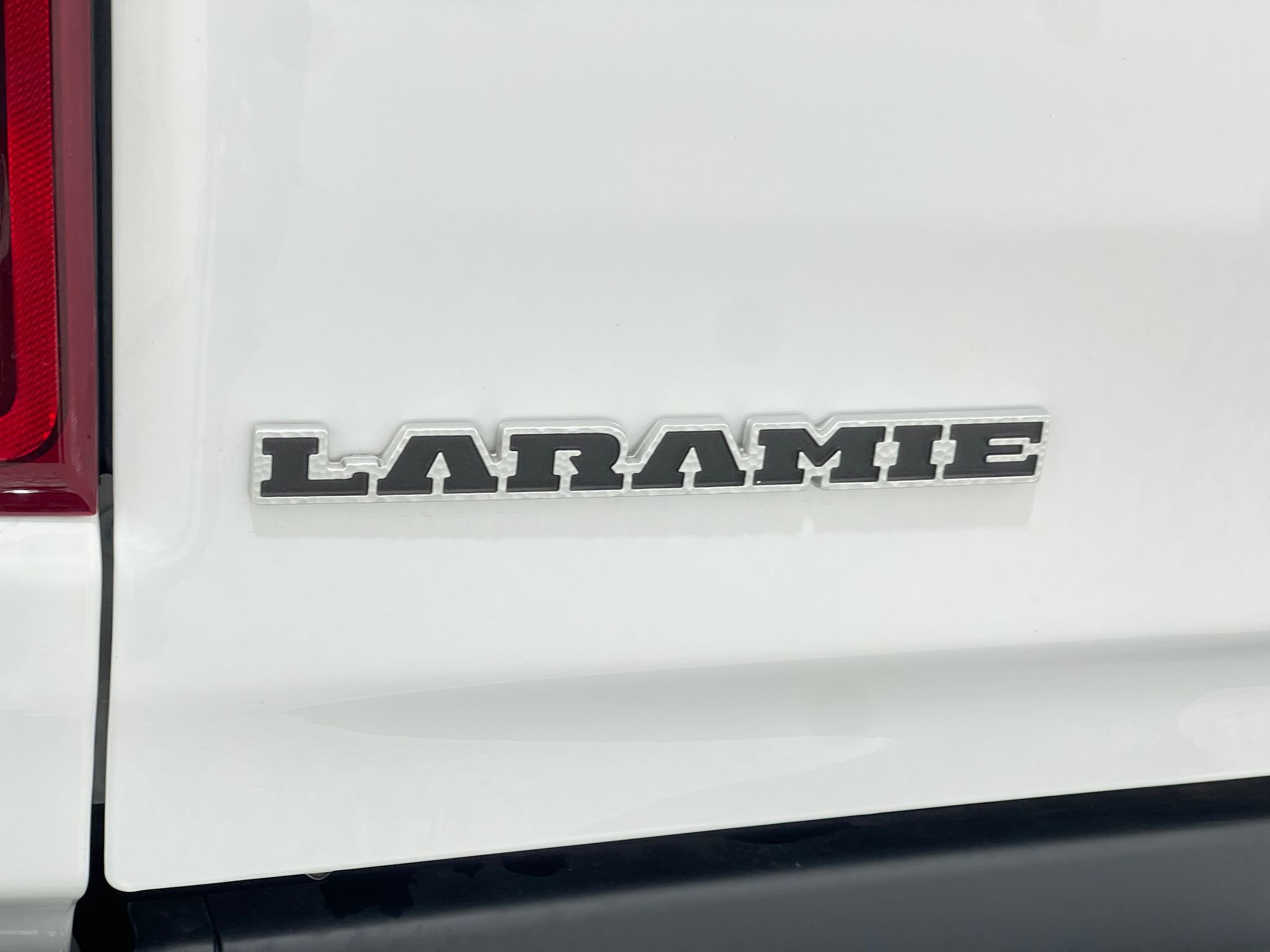 Used 2020 RAM 1500 Laramie AWD/4WD image 39