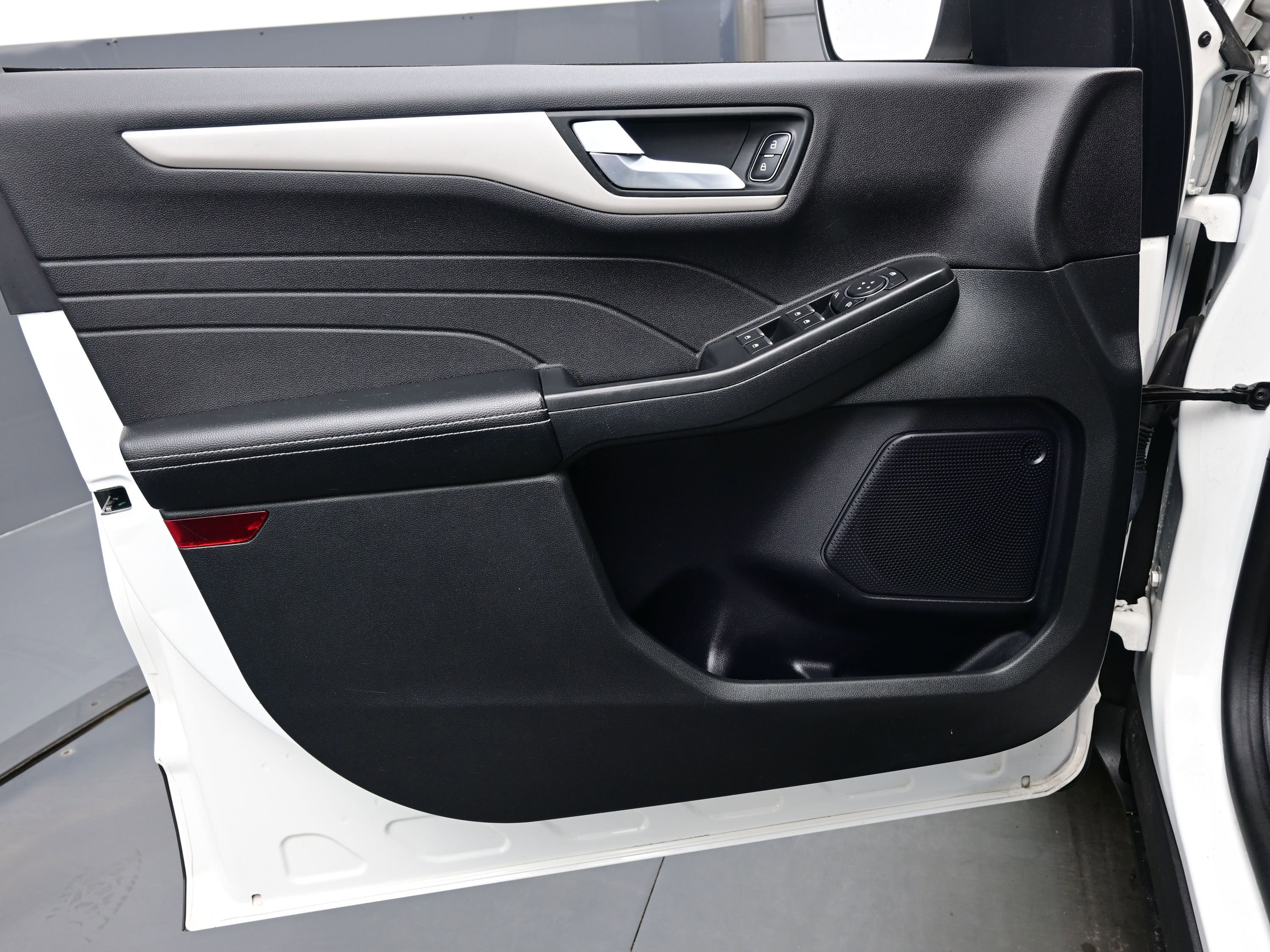 Used 2022 Ford Escape SEL image 9