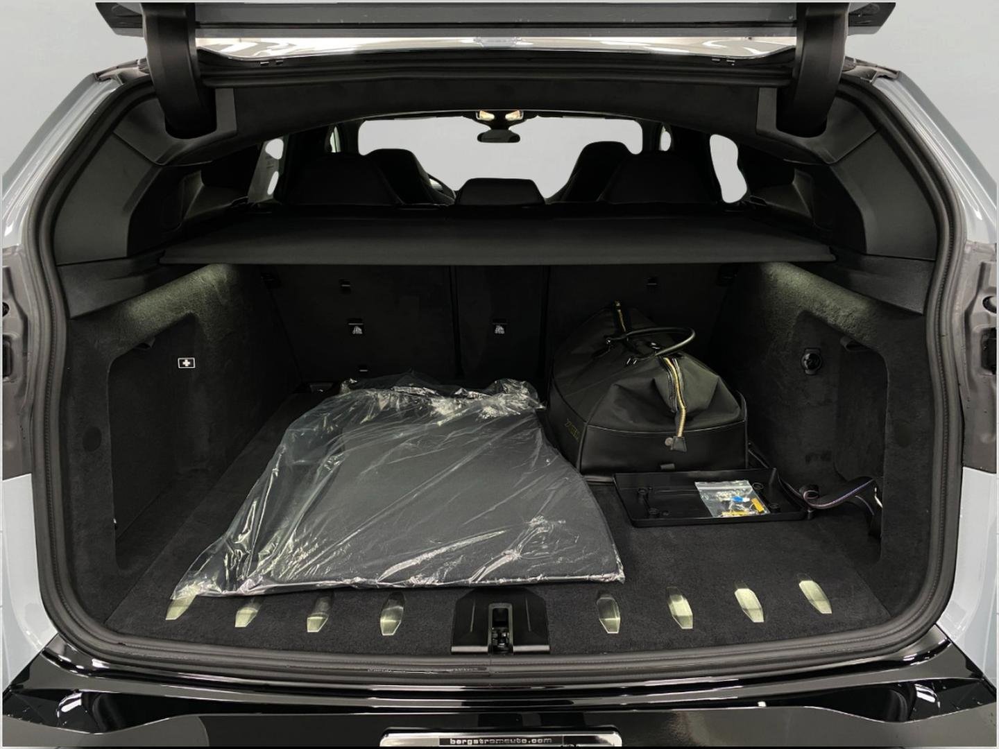 New 2026 BMW XM Label Red image 5